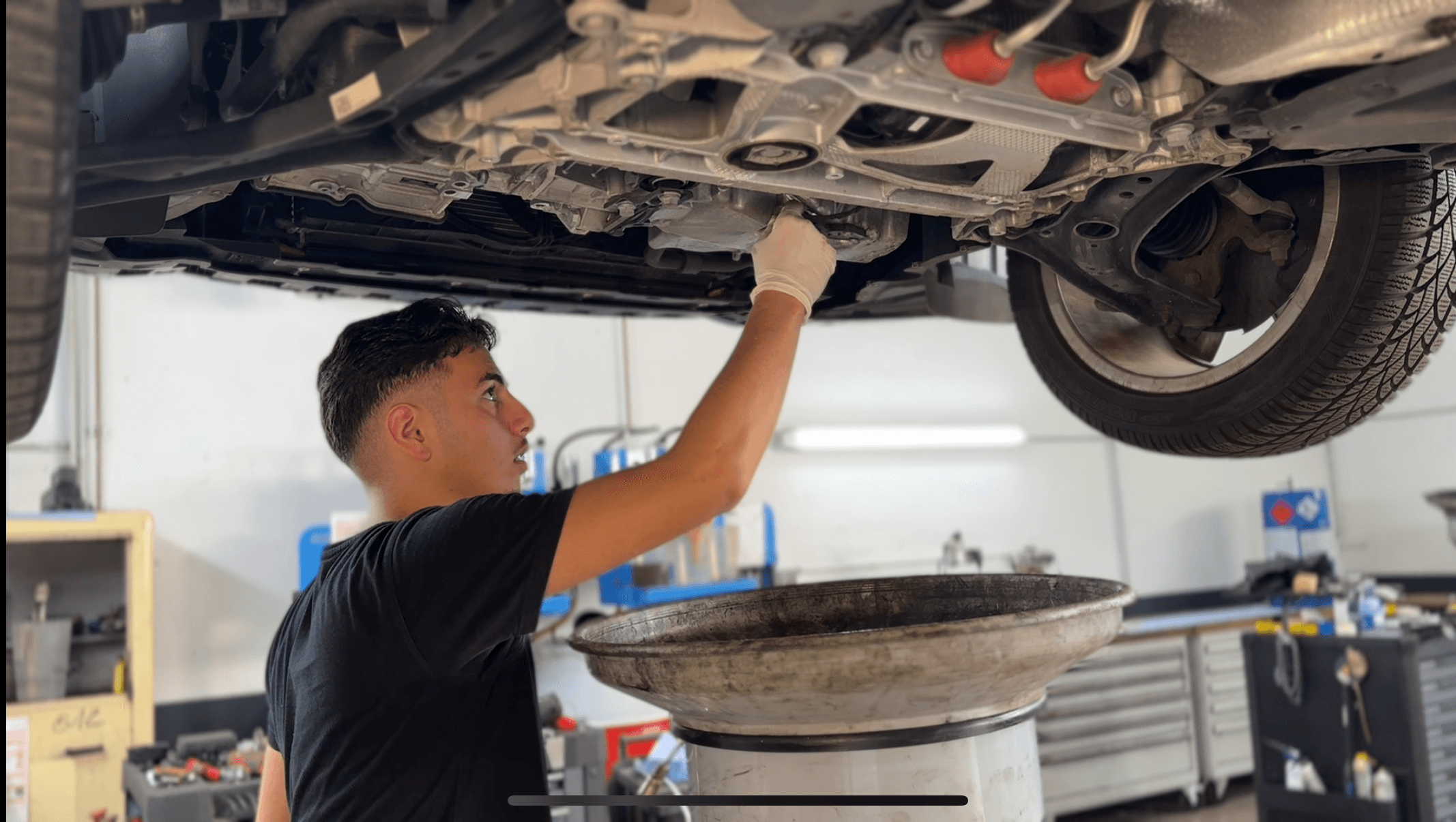Motor-Instandsetzung in der Werkstatt